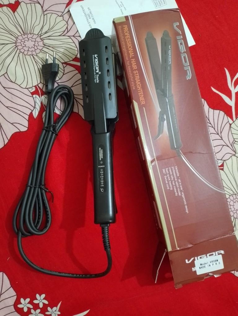 VIGOR V-908 Professional Hair Straightener - Image 4